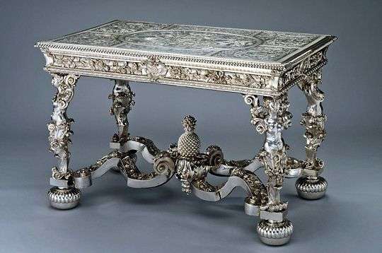 L’EXTRAVAGANT MOBILIER D’ARGENT DE VERSAILLES